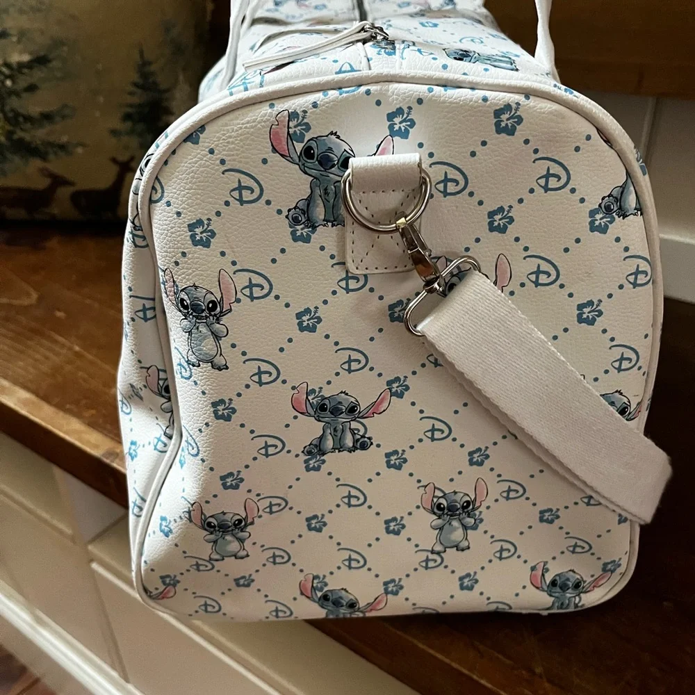 Stitch Disney bags from Primark. Duffle and tote. - Picture 3 of 8